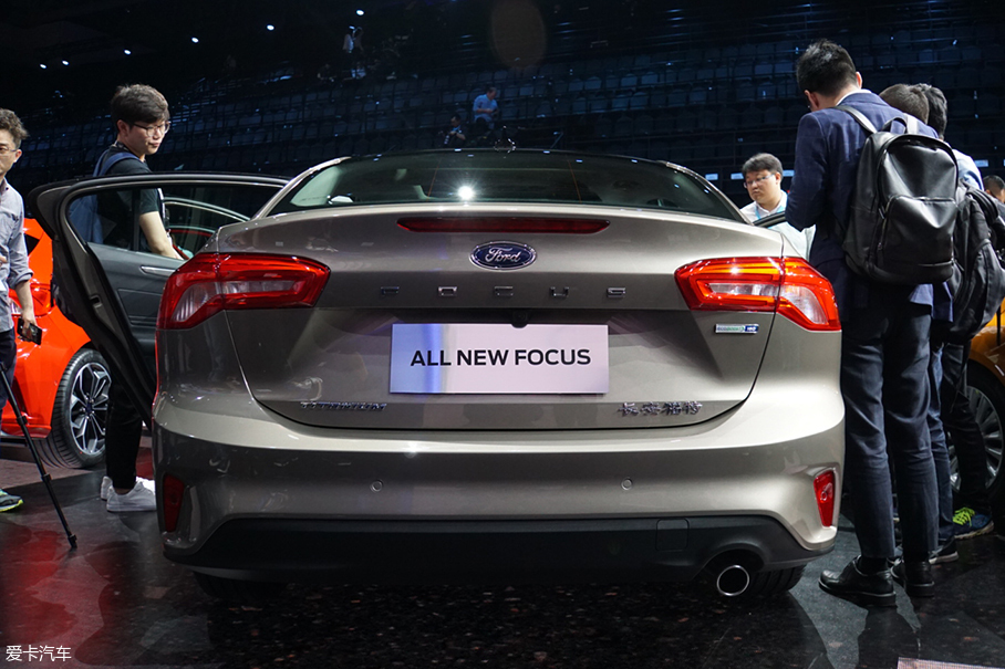 愛卡實拍新一代福克斯