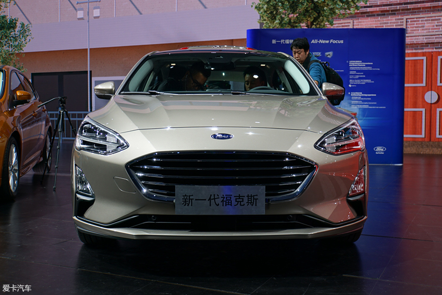 愛卡實拍新一代福克斯
