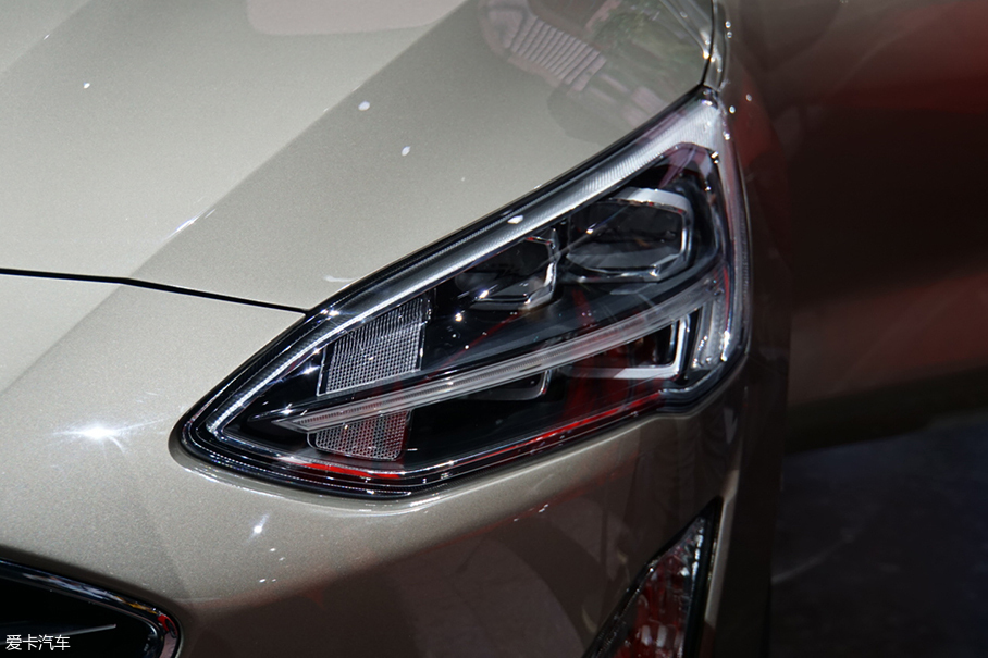 愛卡實拍新一代福克斯