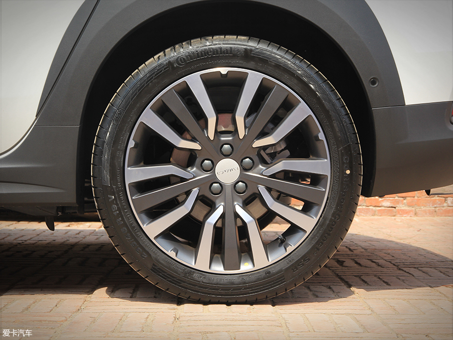 愛卡靜態評測領克02 兩驅版