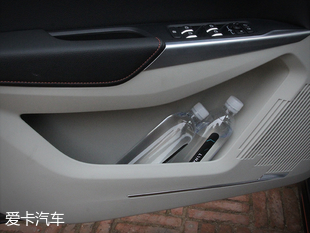 愛卡靜態評測領克02 兩驅版本