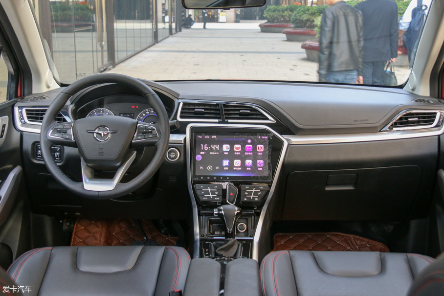 愛卡實拍新一代海馬S5