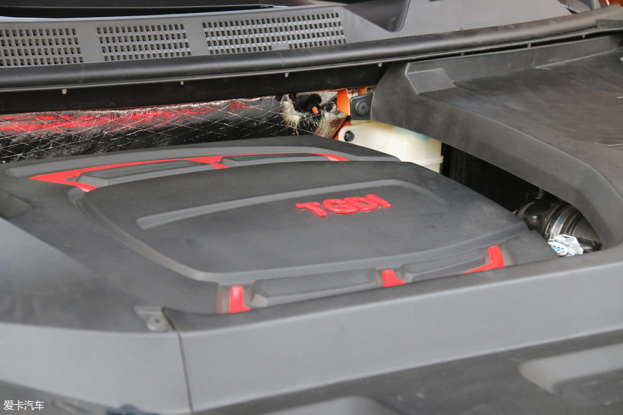 愛卡實拍新一代海馬S5