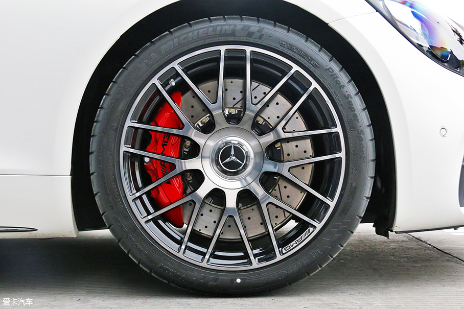 ʵĵGT C䱸˳ߴΪ265/35 R19Pilot Super Sport̥˫9ʽȦɫAMGʶǳۡ