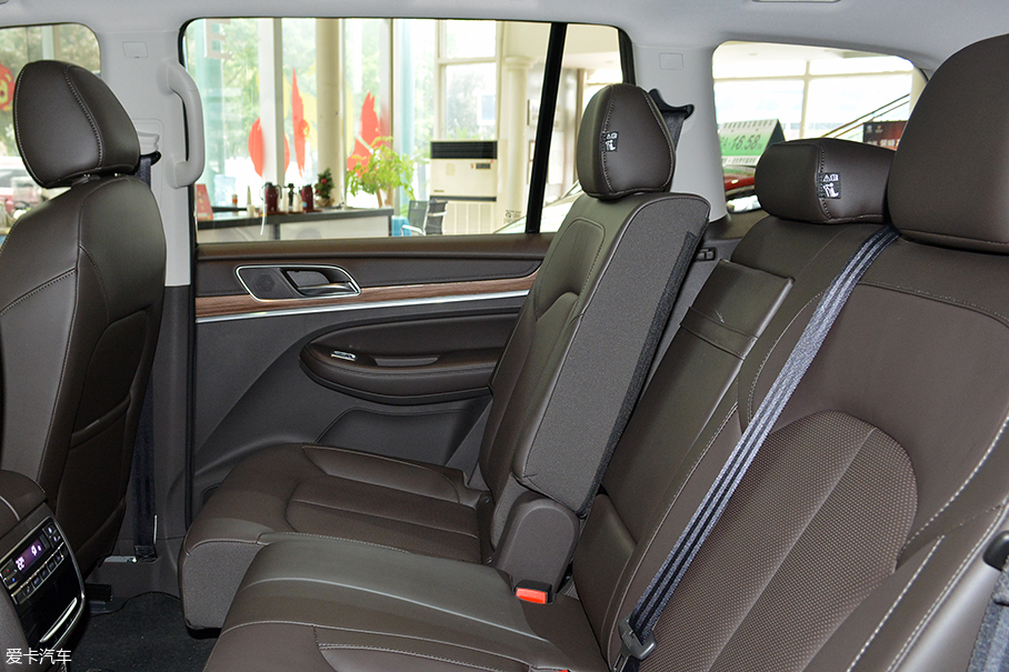 愛卡實拍榮威RX8 30T AWD