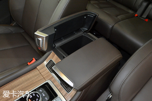 愛卡實拍榮威RX8 30T AWD