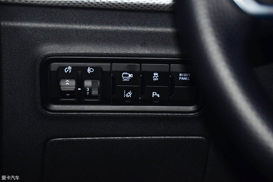 愛卡實拍北汽紳寶X55