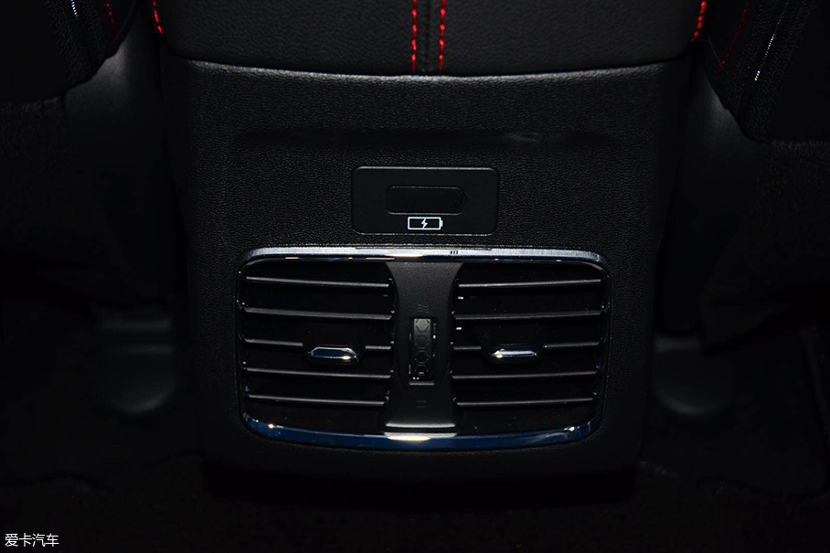 愛卡實拍北汽紳寶X55