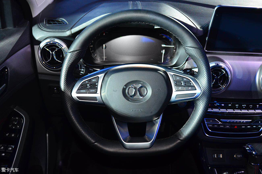 愛卡實拍北汽紳寶X55