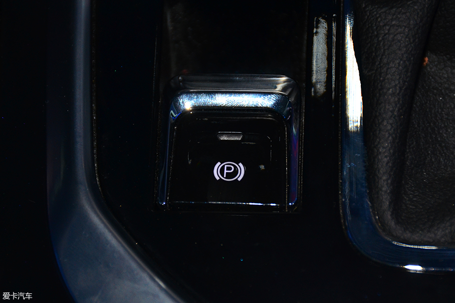 愛卡實拍北汽紳寶X55