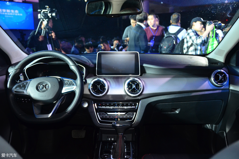 愛卡實拍北汽紳寶X55