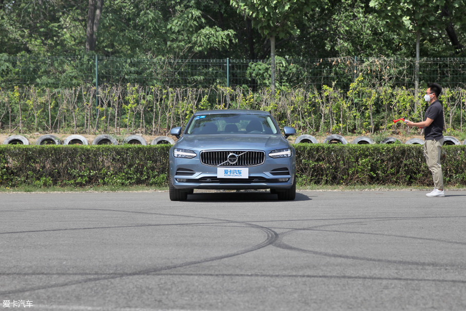 舒適表現誰更好？