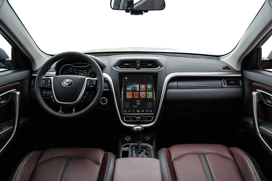 實拍一汽奔騰X80