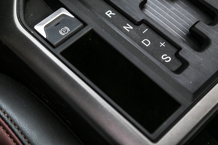 實拍一汽奔騰X80