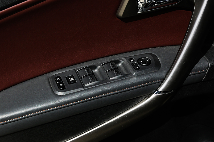 實拍一汽奔騰X80