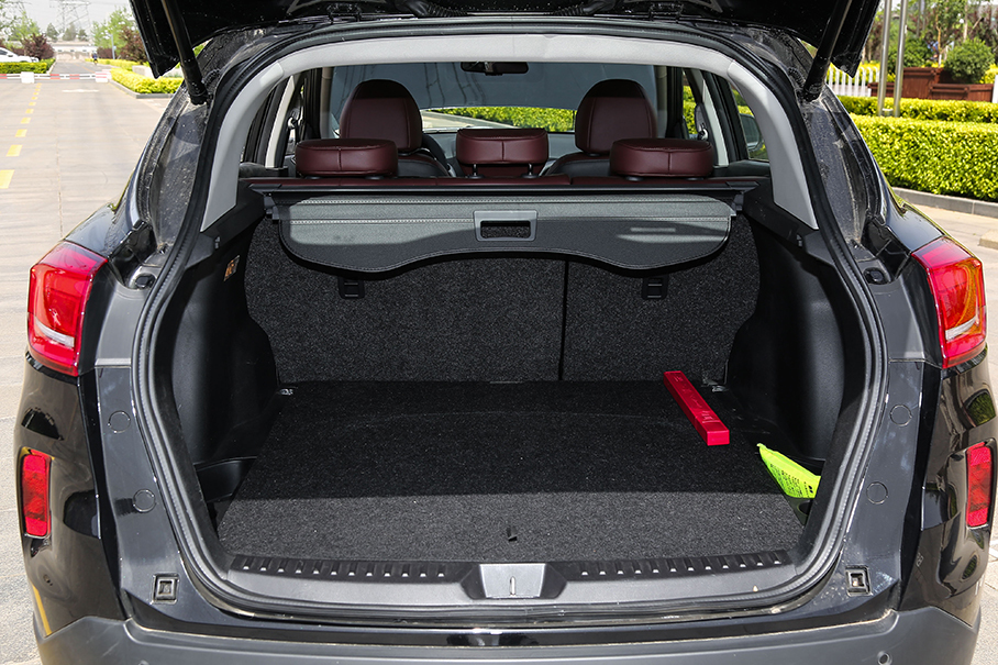 實拍一汽奔騰X80