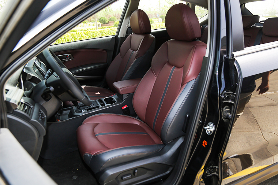 實拍一汽奔騰X80