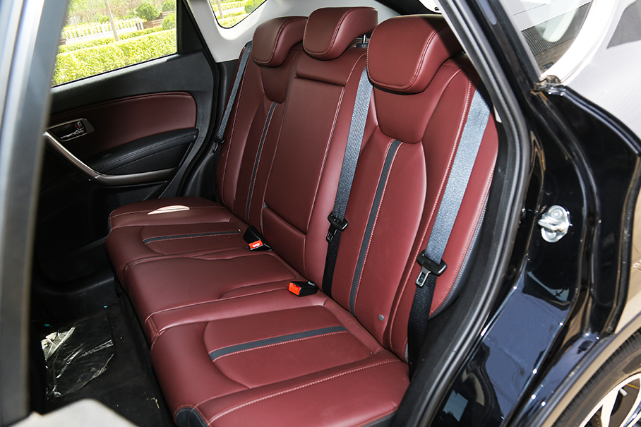 實拍一汽奔騰X80