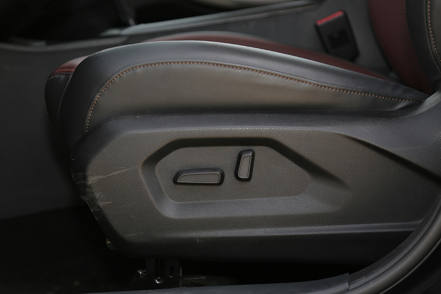 實拍一汽奔騰X80