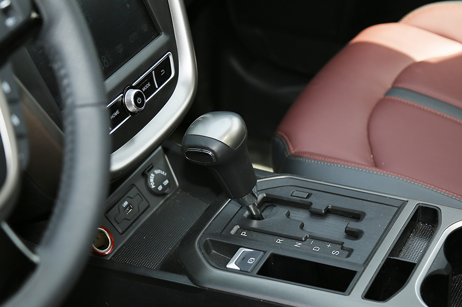 實拍一汽奔騰X80