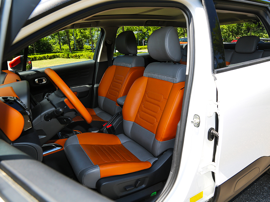 實(shí)拍云逸 C4 AICROSS