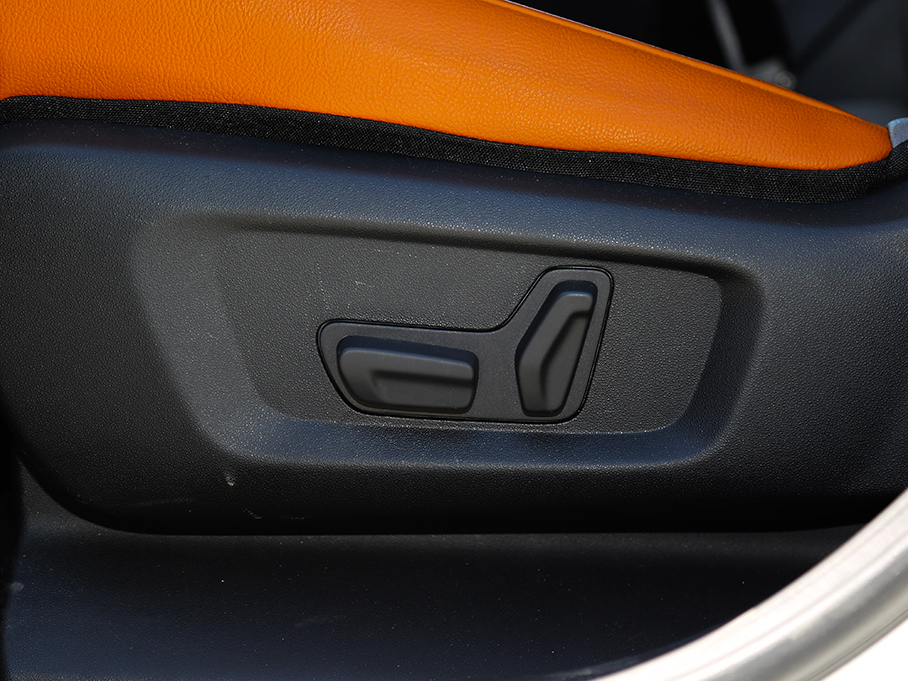 實(shí)拍云逸 C4 AICROSS