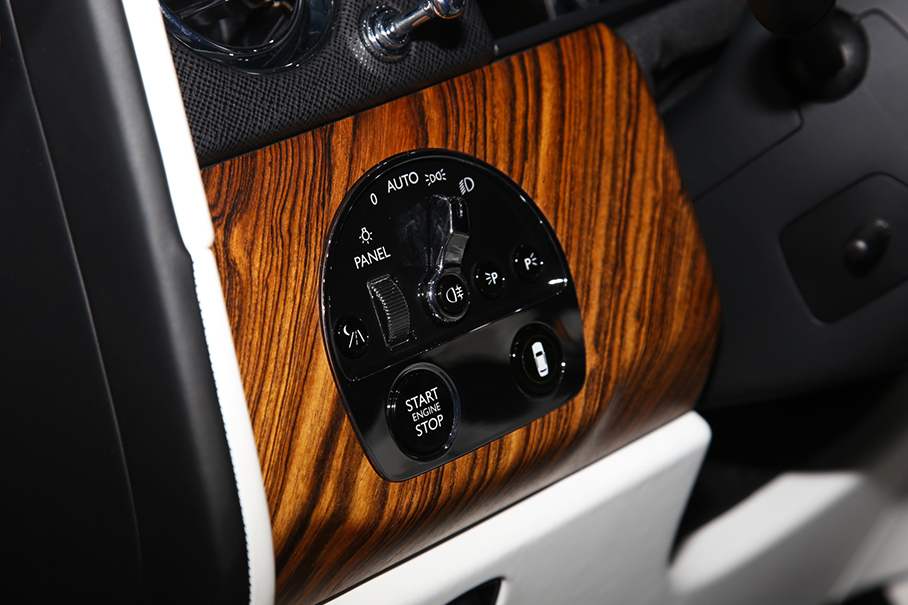 實拍勞斯萊斯庫里南