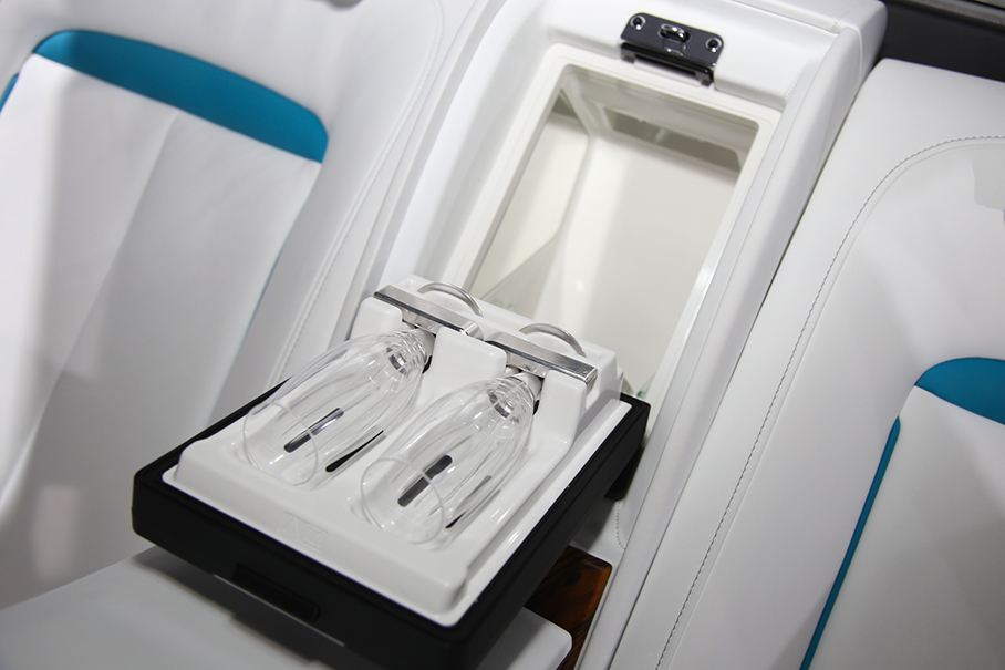 實(shí)拍勞斯萊斯庫(kù)里南