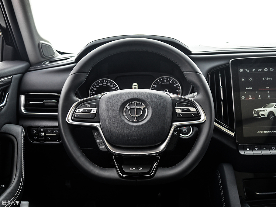 實(shí)拍中華V7