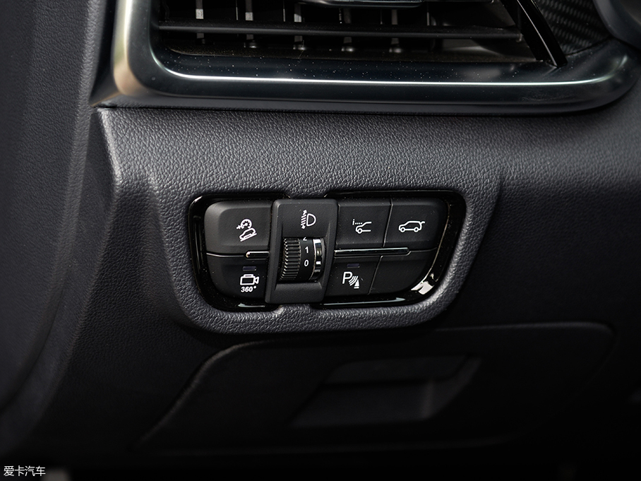 實(shí)拍中華V7