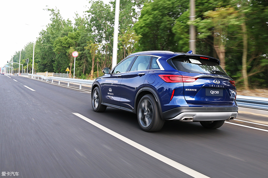 QX50试驾