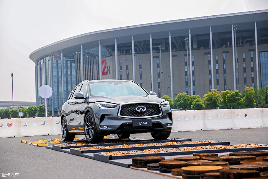 QX50试驾