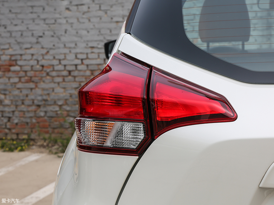 實拍東風(fēng)日產(chǎn)勁客