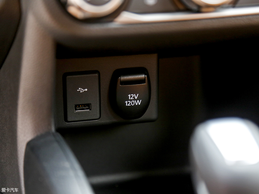 實拍東風日產勁客