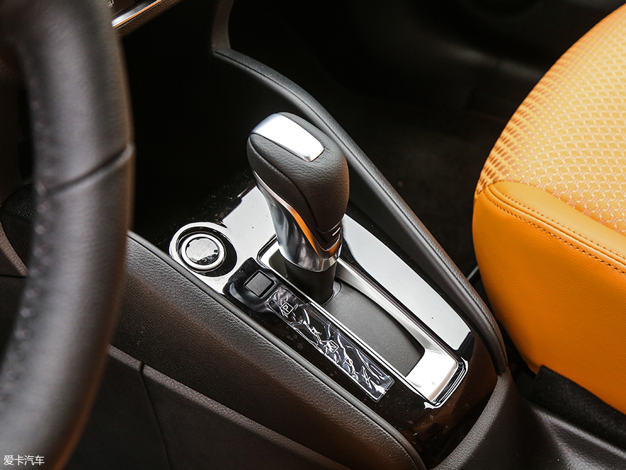 實拍東風日產勁客