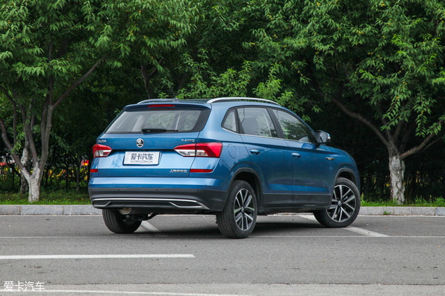 柯米克對(duì)比軒逸