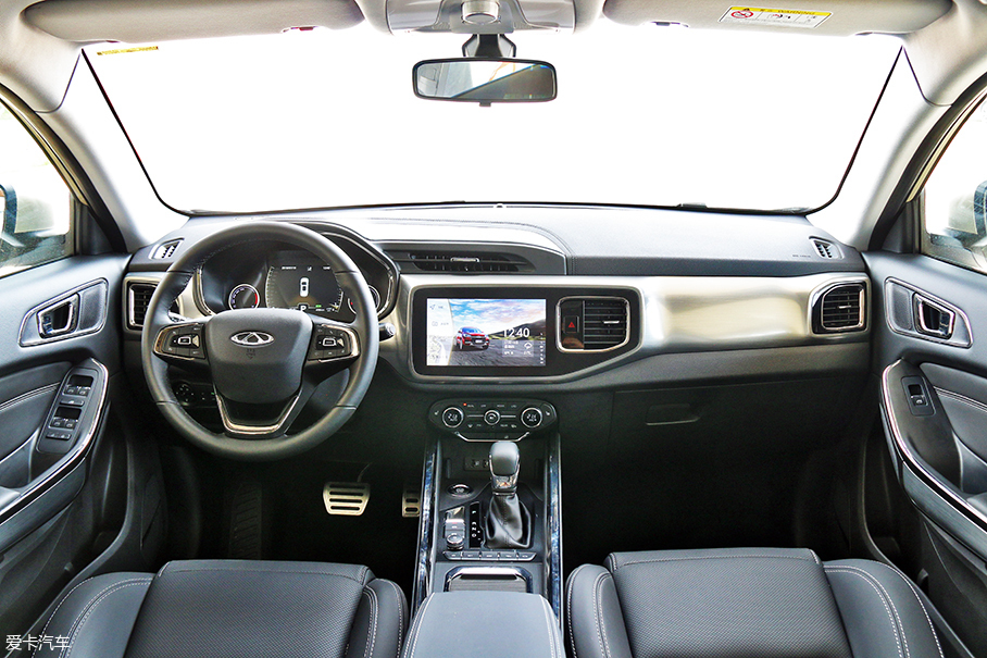 瑞虎8對比中華V7