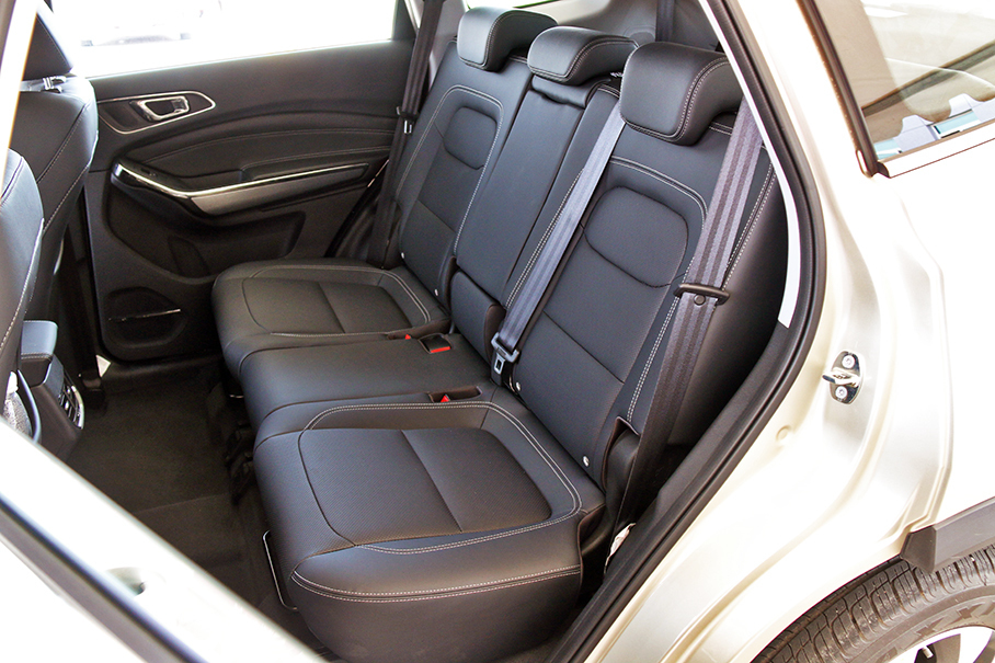 瑞虎8對比中華V7