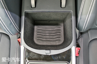 瑞虎8對比中華V7