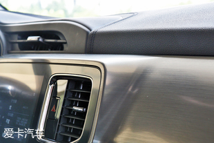 瑞虎8對比中華V7