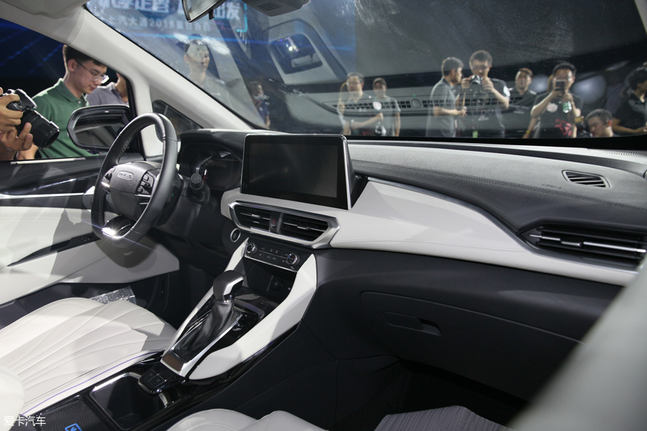 實拍上汽大通G50