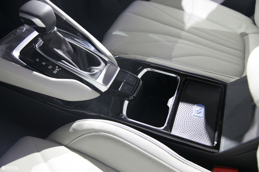 實拍上汽大通G50