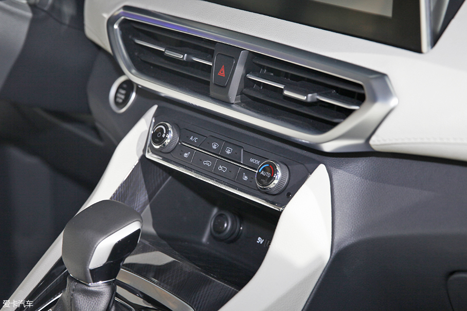 實拍上汽大通G50