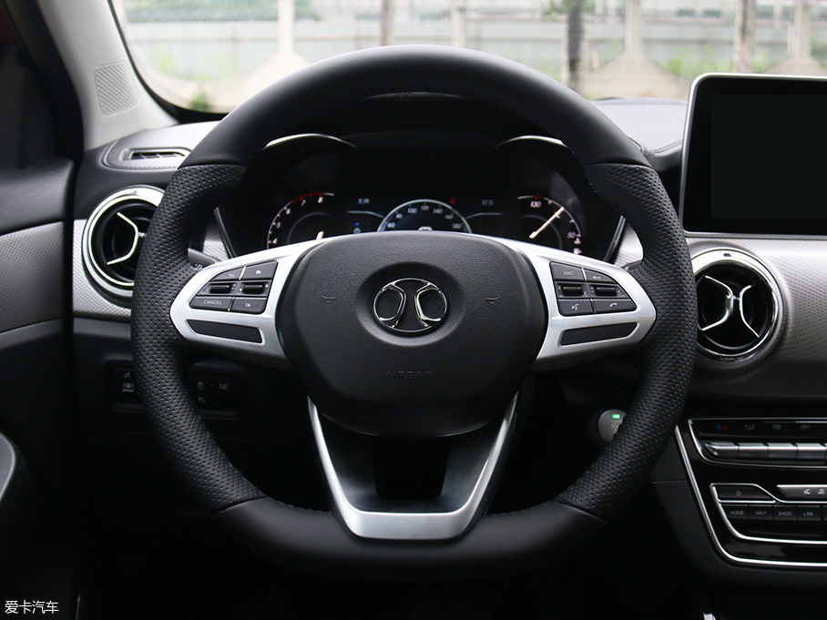 實拍北汽紳寶X55