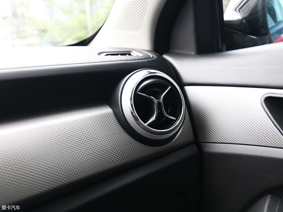 實拍北汽紳寶X55