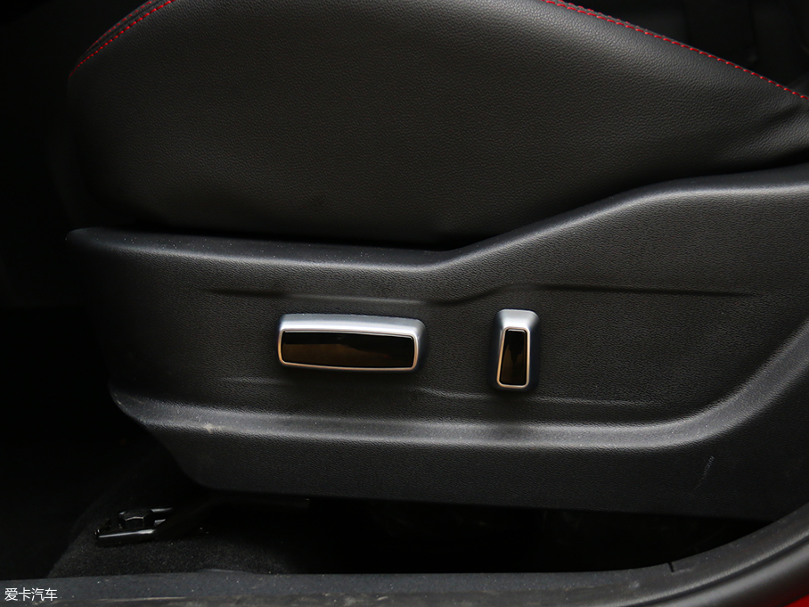 實拍北汽紳寶X55