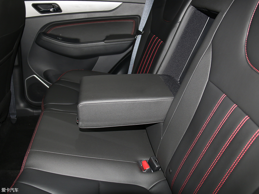 實拍北汽紳寶X55