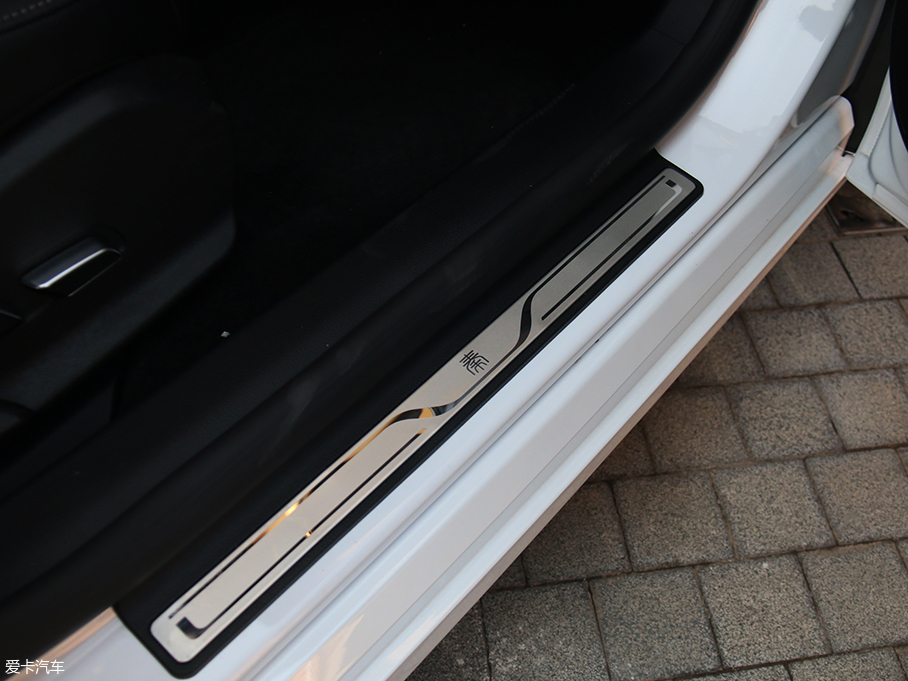 實拍比亞迪秦Pro