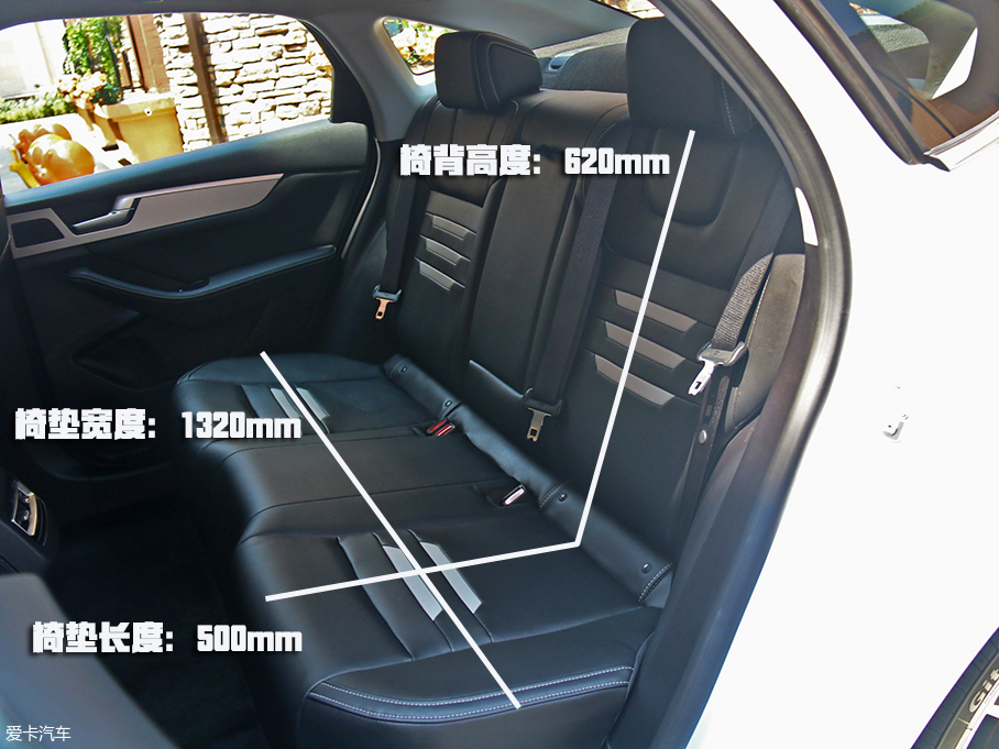 實拍比亞迪秦Pro