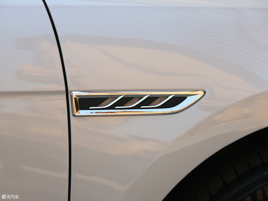 實(shí)拍比亞迪秦Pro